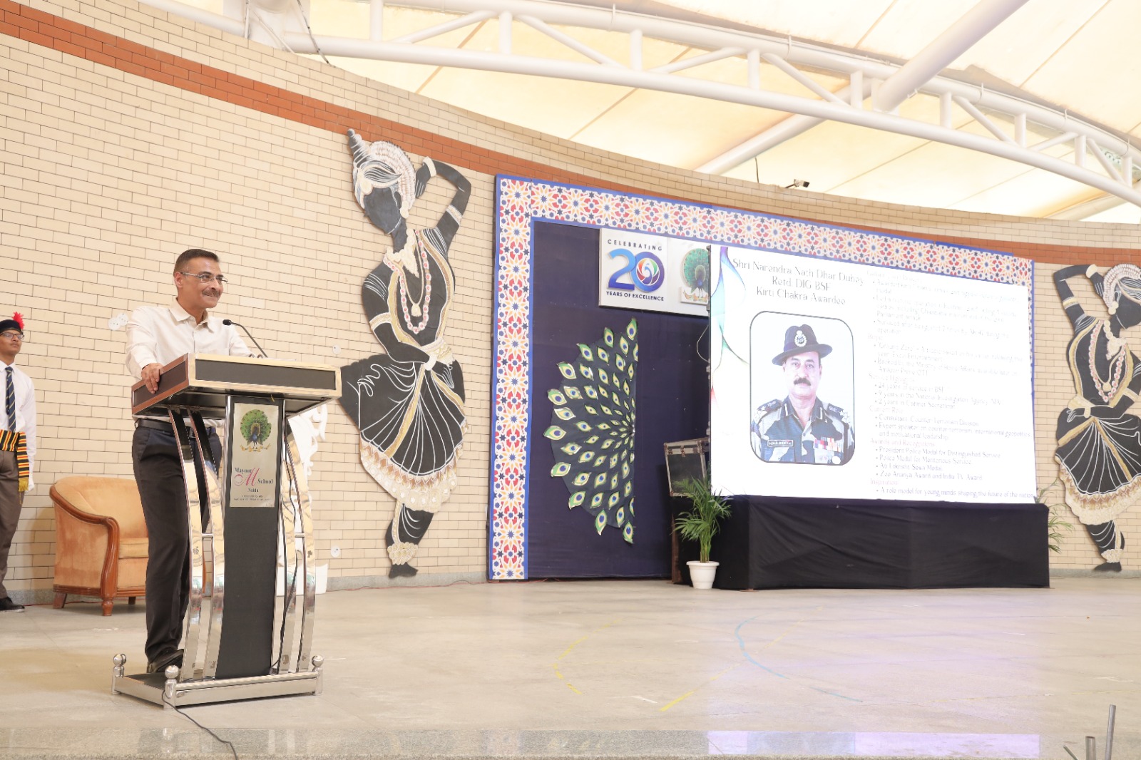 INSPIRING LESSONS OF COURAGE AND PATRIOTISM